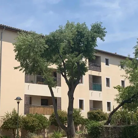 Dans Résidence Avec Piscine Et Parking Uzès