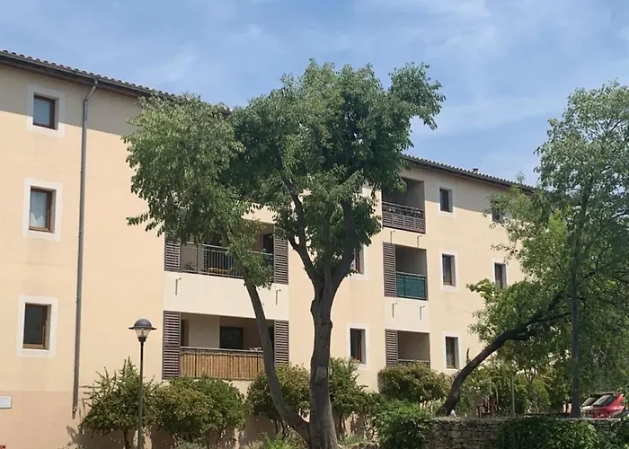 Dans Avec Piscine Et Parking Uzès